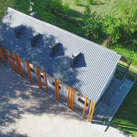 Skansen Forest アパート *